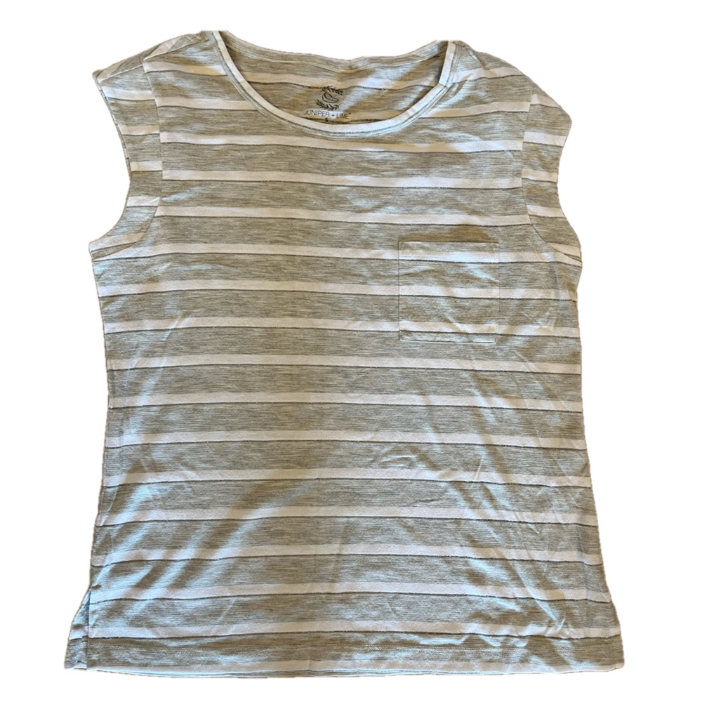 Juniper + Lime womens short sleeve crew neck gray white stripe T-Shirt Top SZ S